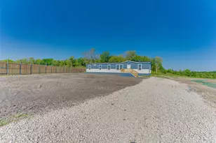 3061 Cochise Ct, Ferris, TX 75125 - Photo 3