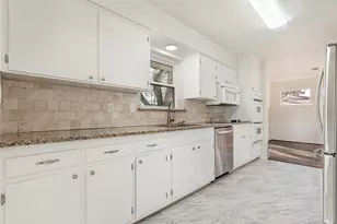 6908 Wake Forrest Dr, Dallas, TX 75214 - Photo 13