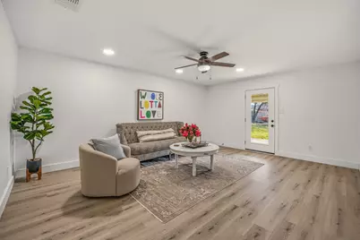 130 Omaha, Stephenville, TX 76401 - Photo 3