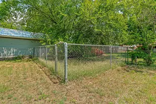130 Omaha, Stephenville, TX 76401 - Photo 29