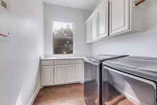 10009 Allen Mill Ct, Fort Worth, TX 76135 - Photo 33