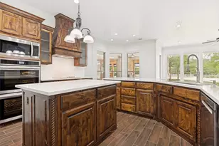 10009 Allen Mill Ct, Fort Worth, TX 76135 - Photo 7