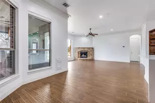 10009 Allen Mill Ct, Fort Worth, TX 76135 - Photo 19