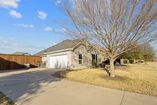 211 Debbie Way, Red Oak, TX 75154 - Photo 5