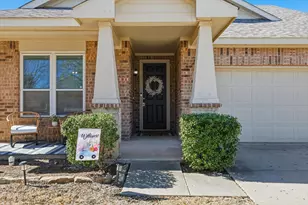 921 John Kennedy Dr, Saginaw, TX 76179 - Photo 1