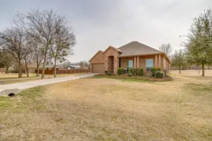 132 Creekwood Ranch Rd, Azle, TX 76020 - Photo 1