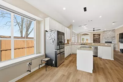 9436 Ponderosa Trail, Irving, TX 75063 - Photo 11