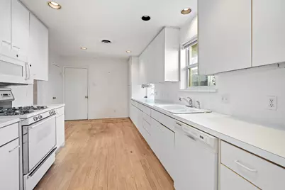 10236 Mapleridge Drive, Dallas, TX 75238 - Photo 9