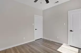 705 E Hanna St, Denison, TX 75021 - Photo 17