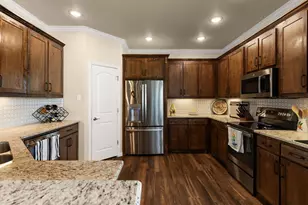 3021 Alvin Ct, Cleburne, TX 76031 - Photo 9