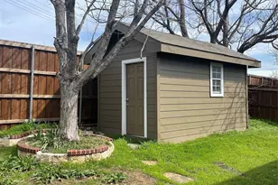 2337 White Pine Dr, Little Elm, TX 75068 - Photo 9