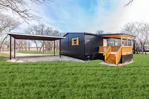 300 Huddleston Rd, Sunset, TX 76270 - Photo 3