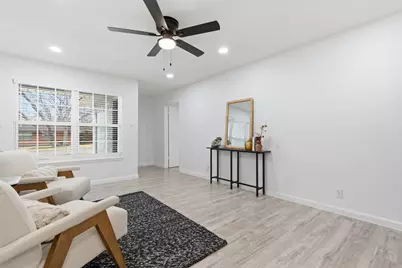 2009 Barton Drive, Arlington, TX 76010 - Photo 3