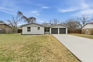 2009 Barton Dr, Arlington, TX 76010 - Photo 1