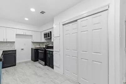 2009 Barton Drive, Arlington, TX 76010 - Photo 7