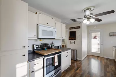 305 Cheyenne Drive, Runaway Bay, TX 76426 - Photo 9