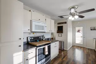 305 Cheyenne Dr, Runaway Bay, TX 76426 - Photo 9