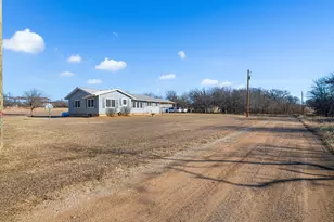305 Cheyenne Dr, Runaway Bay, TX 76426 - Photo 1