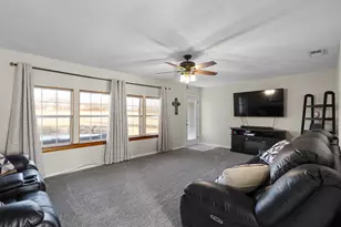 305 Cheyenne Dr, Runaway Bay, TX 76426 - Photo 23