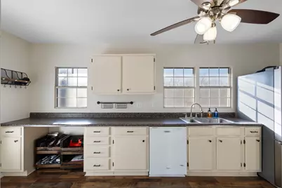 305 Cheyenne Drive, Runaway Bay, TX 76426 - Photo 11