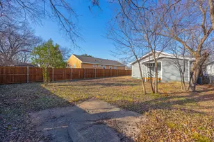 4042 Ladale Dr, Dallas, TX 75212 - Photo 17