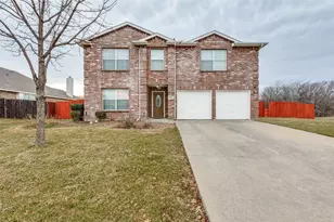 601 Mallard Dr, Saginaw, TX 76131 - Photo 1