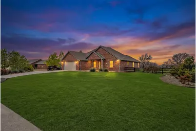 10800 Hunter Drive, Justin, TX 76247 - Photo 5