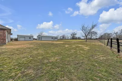 10800 Hunter Drive, Justin, TX 76247 - Photo 23