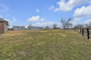 10800 Hunter Dr, Justin, TX 76247 - Photo 23