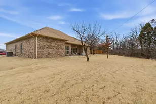 2201 Springhill Ct, Mineral Wells, TX 76067 - Photo 29