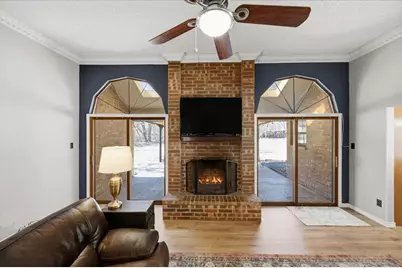 2004 W Spanish Trail Drive, Granbury, TX 76048 - Photo 13