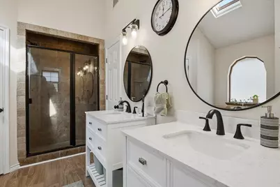 2004 W Spanish Trail Drive, Granbury, TX 76048 - Photo 25