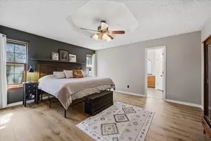 2004 W Spanish Trail Dr, Granbury, TX 76048 - Photo 23