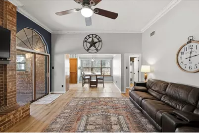 2004 W Spanish Trail Drive, Granbury, TX 76048 - Photo 9