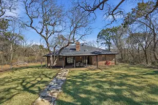 2004 W Spanish Trail Dr, Granbury, TX 76048 - Photo 37