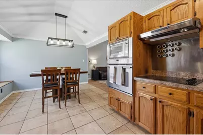 2004 W Spanish Trail Drive, Granbury, TX 76048 - Photo 19