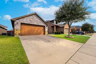 5505 Thunder Bay Dr, Fort Worth, TX 76119 - Photo 1