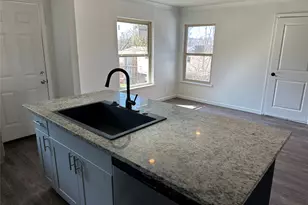 917 NW 8th St, Grand Prairie, TX 75050 - Photo 5