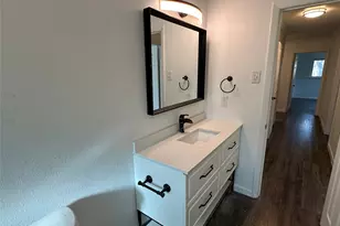 917 NW 8th St, Grand Prairie, TX 75050 - Photo 13