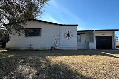 917 NW 8th Street, Grand Prairie, TX 75050 - Photo 1
