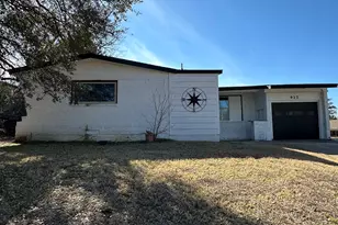917 NW 8th St, Grand Prairie, TX 75050 - Photo 1