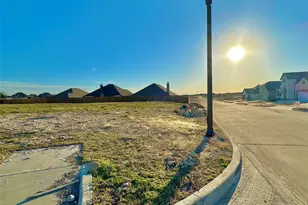 700 Broken Bow Ln, Cleburne, TX 76033 - Photo 1