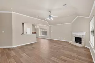 5452 Brazoria Dr, Grand Prairie, TX 75052 - Photo 7