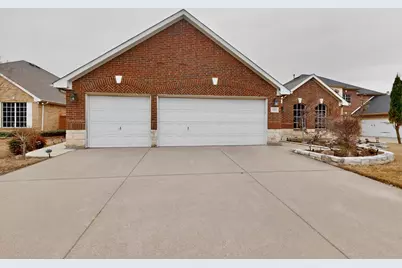 5452 Brazoria Drive, Grand Prairie, TX 75052 - Photo 5