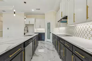 603 SW 15th St, Grand Prairie, TX 75051 - Photo 11