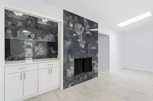 1813 Crockett St, Garland, TX 75042 - Photo 5