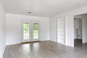 716 N Cummings Dr, Alvarado, TX 76009 - Photo 5