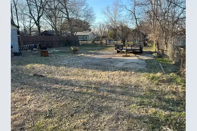 604 Poindexter Avenue, Cleburne, TX 76033 - Photo 1