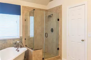 2009 Arbor Creek Dr, Carrollton, TX 75010 - Photo 27