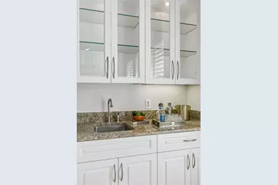 2606 Shelby Avenue #304, Dallas, TX 75219 - Photo 5